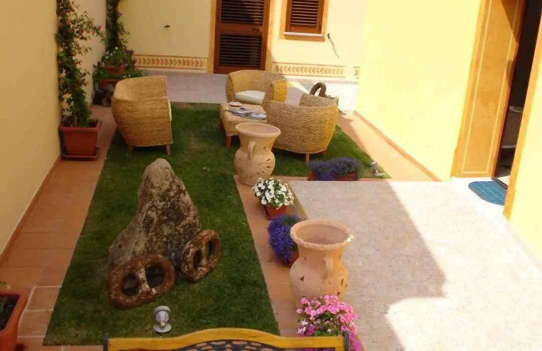 Hotel Patti-1