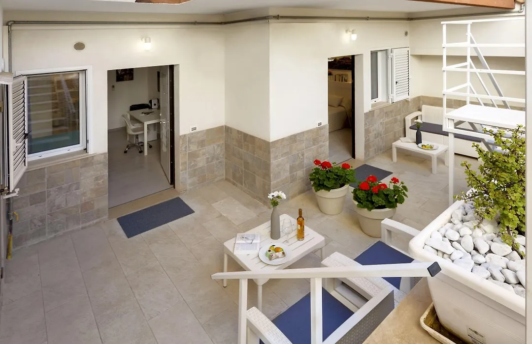 siciliacasevacanze - Marina Domus Rooms-1