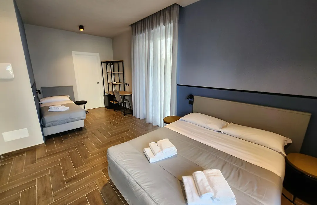 Global Hotel-1
