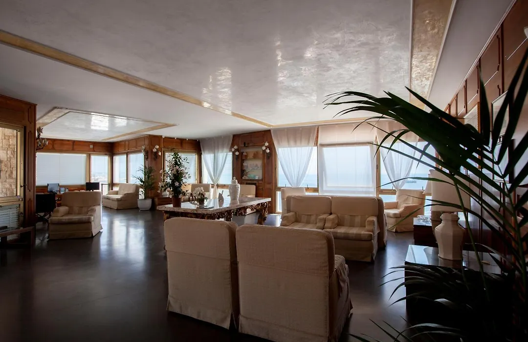 Hotel Ristorante Maga Circe-1