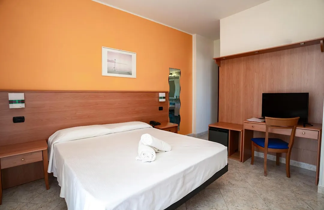 Hotel Cristall-1