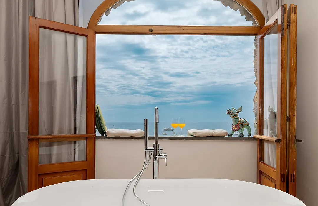La Dolce Vita A Positano Boutique Hotel-1
