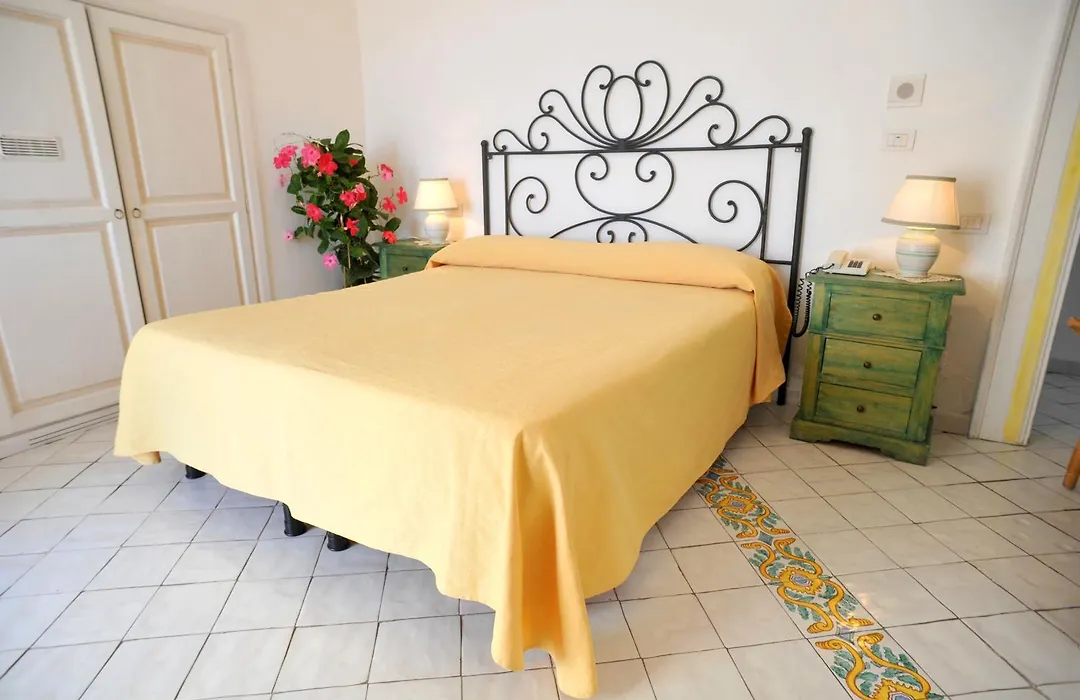 Hotel La Casa sul Mare-1