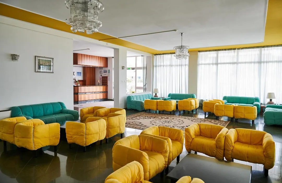 Hotel Caesar B&B Fronte Mare in Centro di Milano Marittima-1