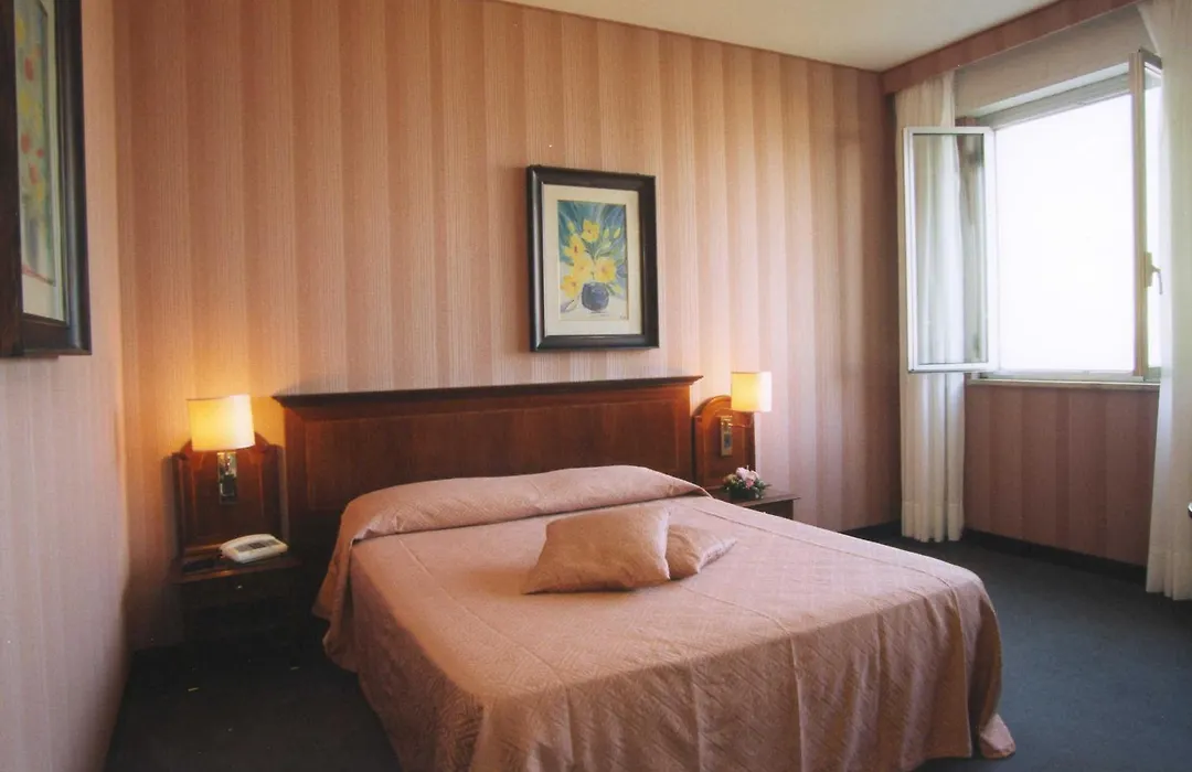 Hotel Esplanade-1