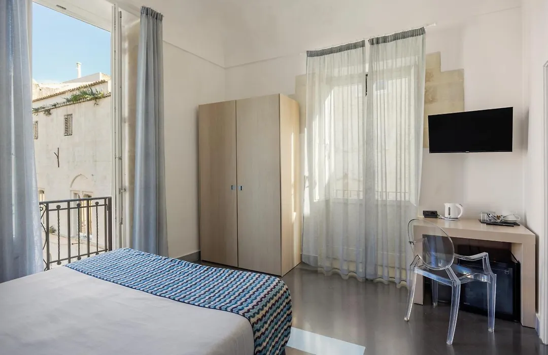 Archimede Charm B&B - Historical Palace In Ortigia-1