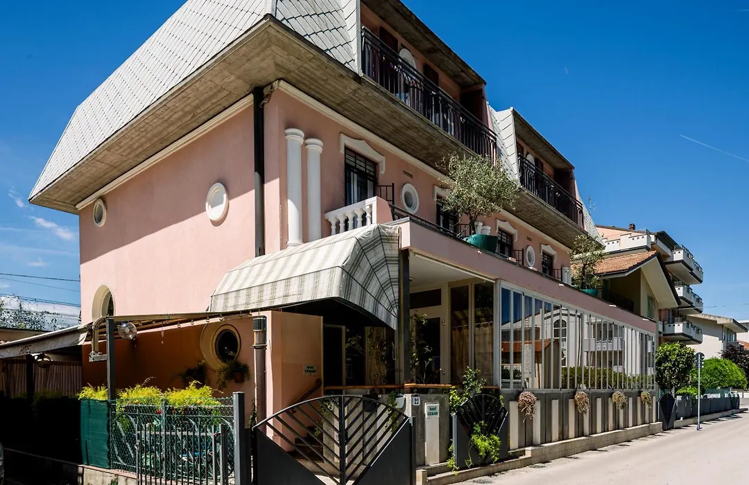 Hotel Cesari-1
