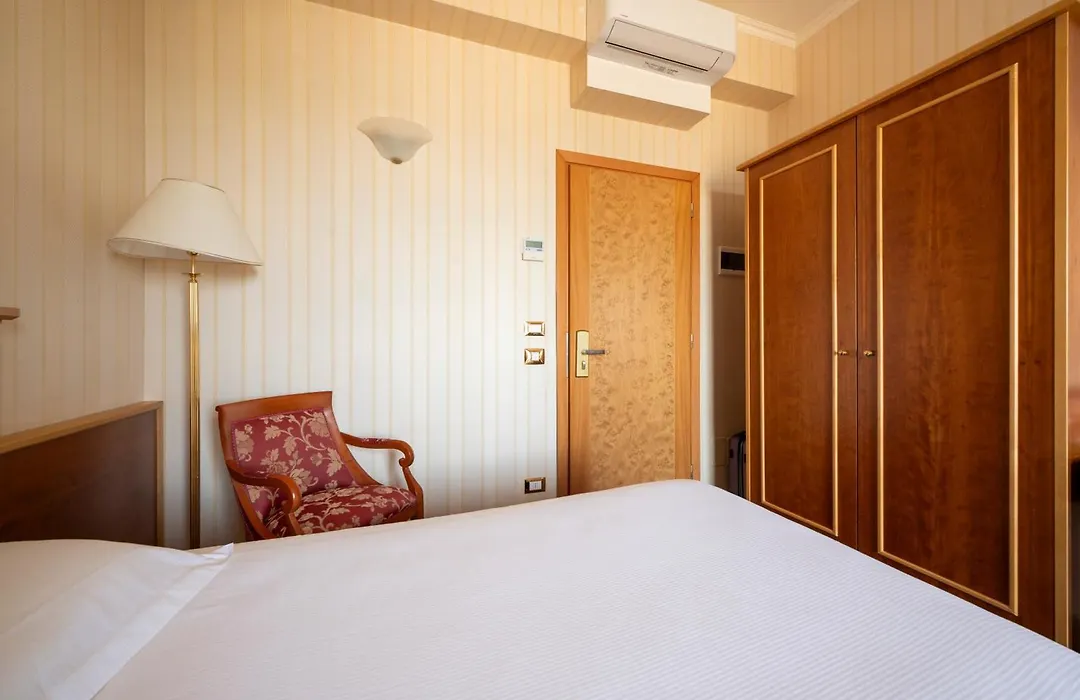 Hotel Byron-1