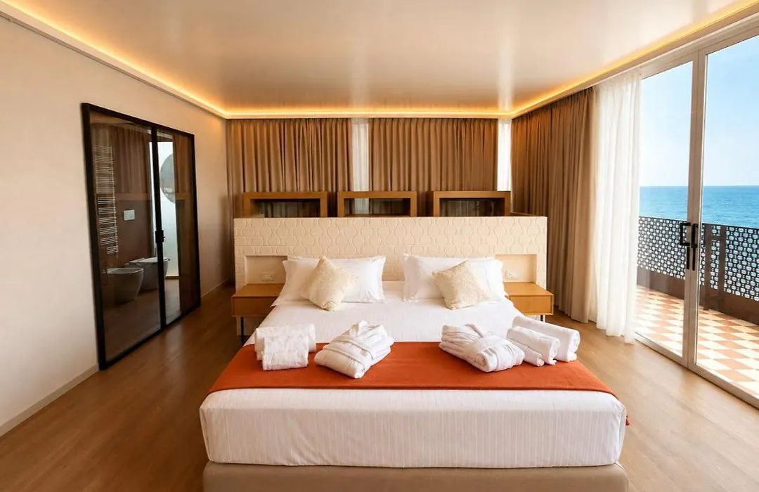 Beach Hotel Terracotta-1