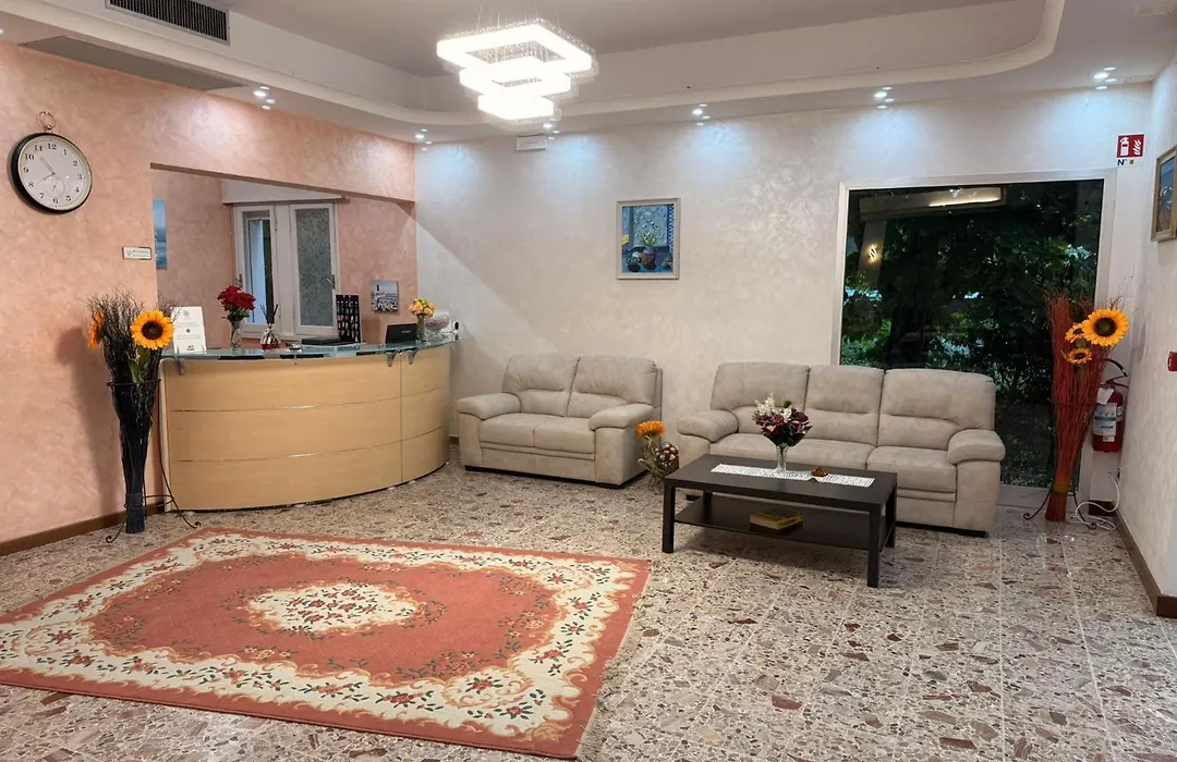 Hotel Anny-1