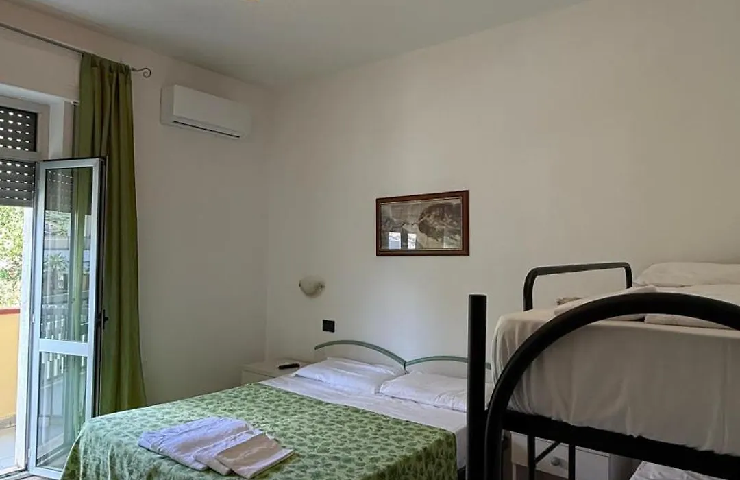 hotel cri cri - fronte spiaggia-1