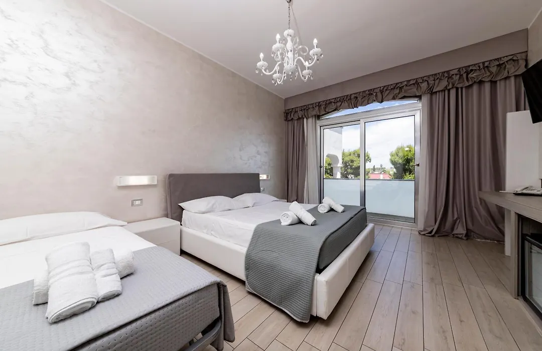 Hotel Aurora-1