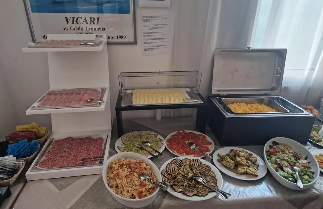 Hotel Jana - Top Breakfast-1