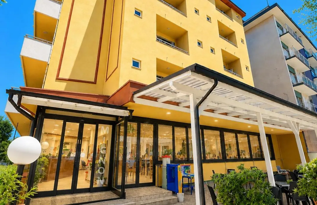 Hotel Mignon Riccione Fronte Mare-1