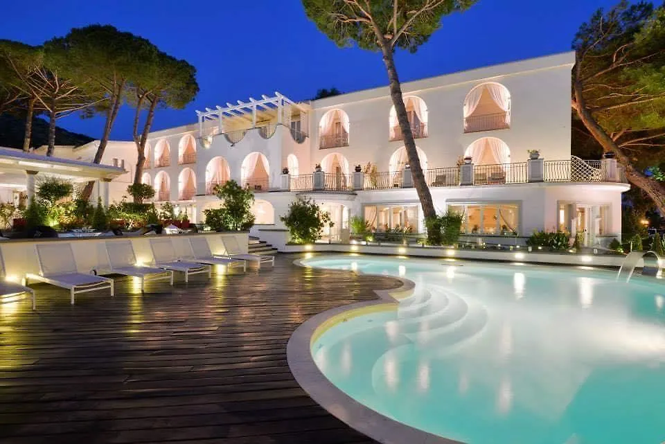 La Pineta Hotel Beach & Spa-1