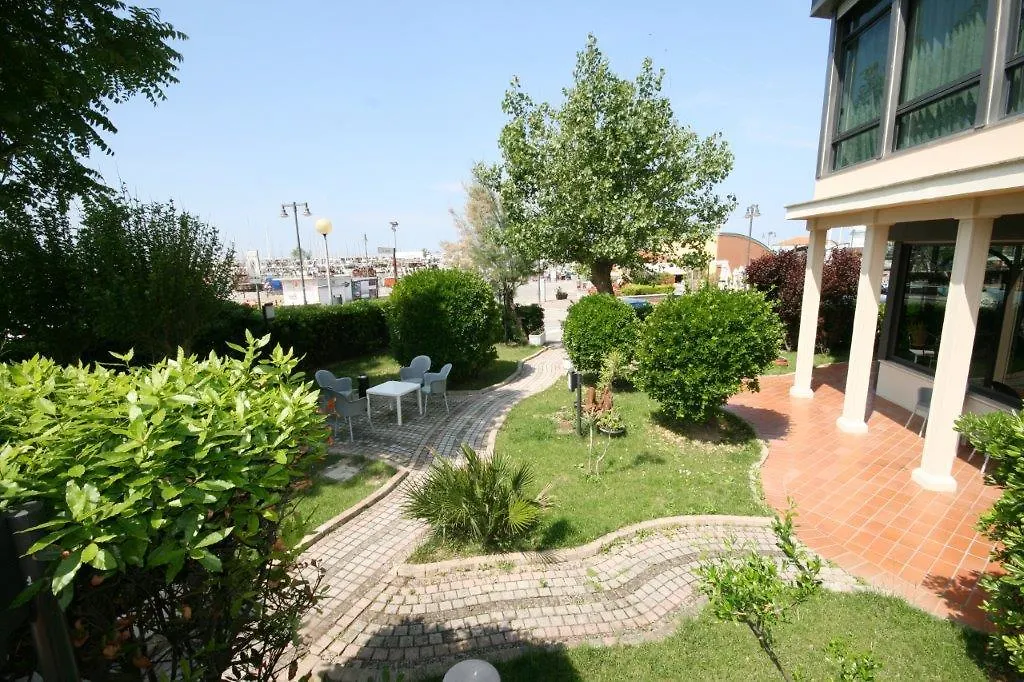 Hotel Murex-1