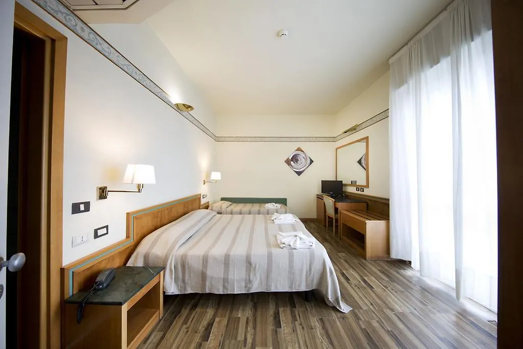 Hotel Marina Bay-1