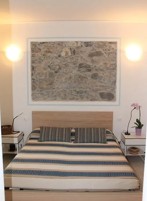 Marianna Quiet Rooms-1