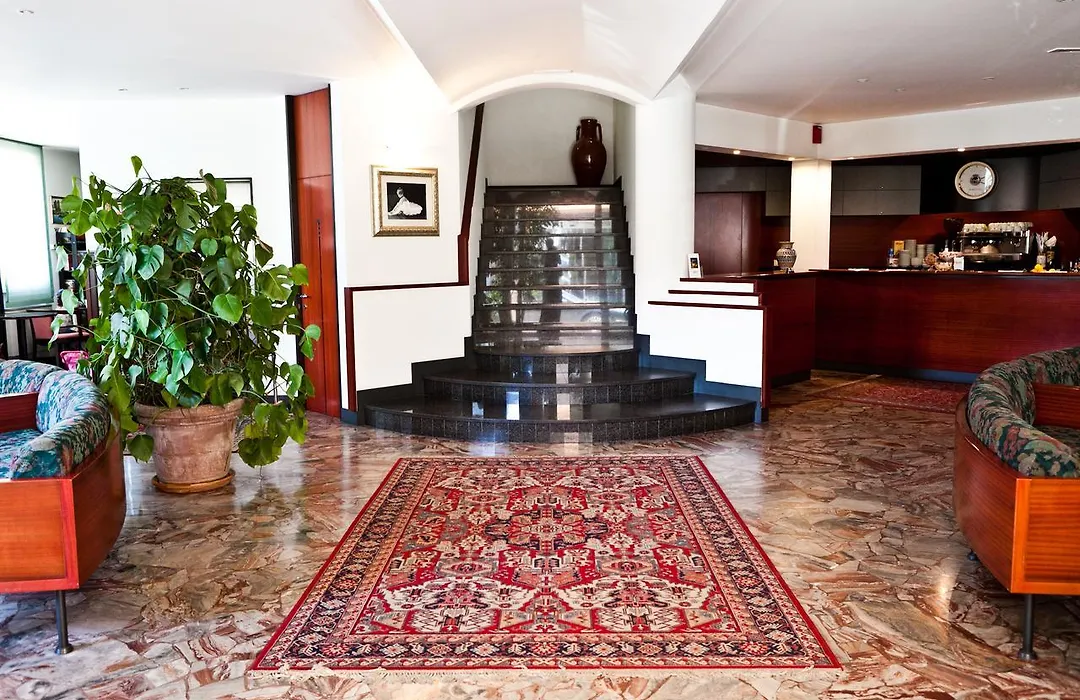 Hotel Gabbiano-1