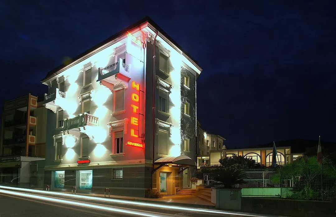 Hotel Riviera 3 Stelle con piscina estiva gratuita e garage a pagamento-1