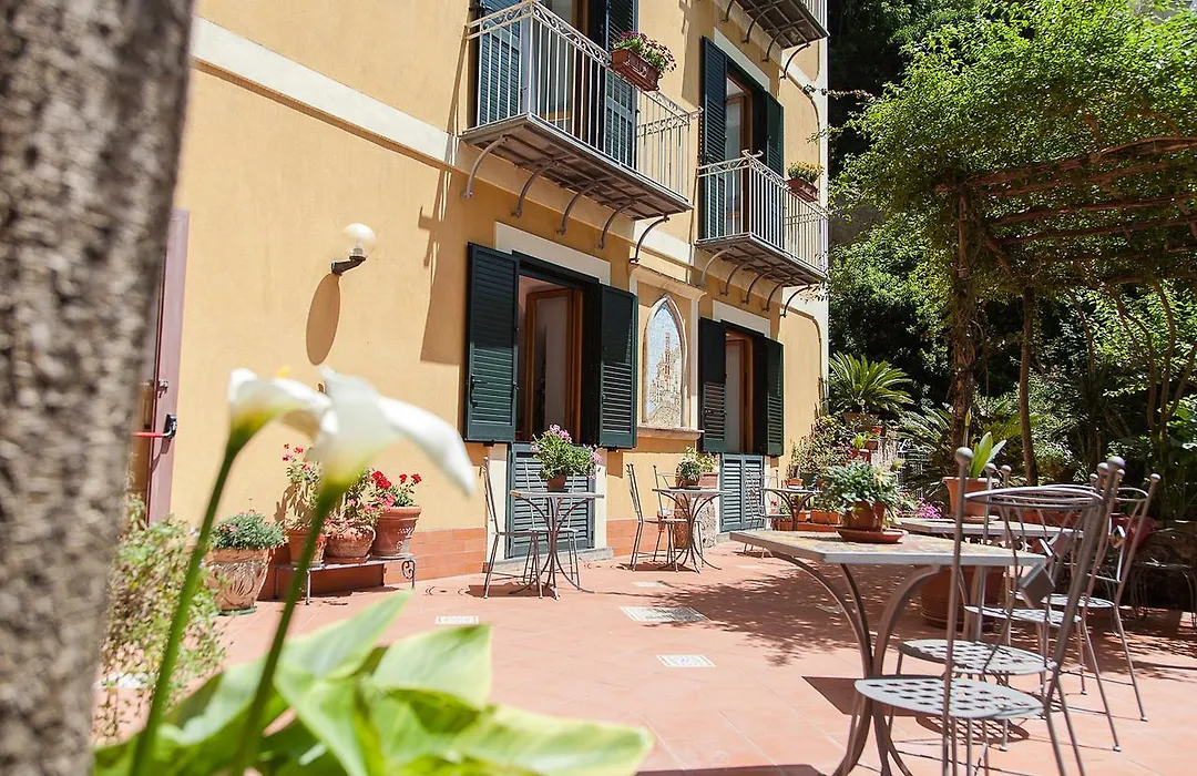 Hotel L'Argine Fiorito-1