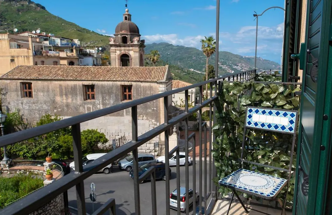 Taormina Bedda Rooms-1