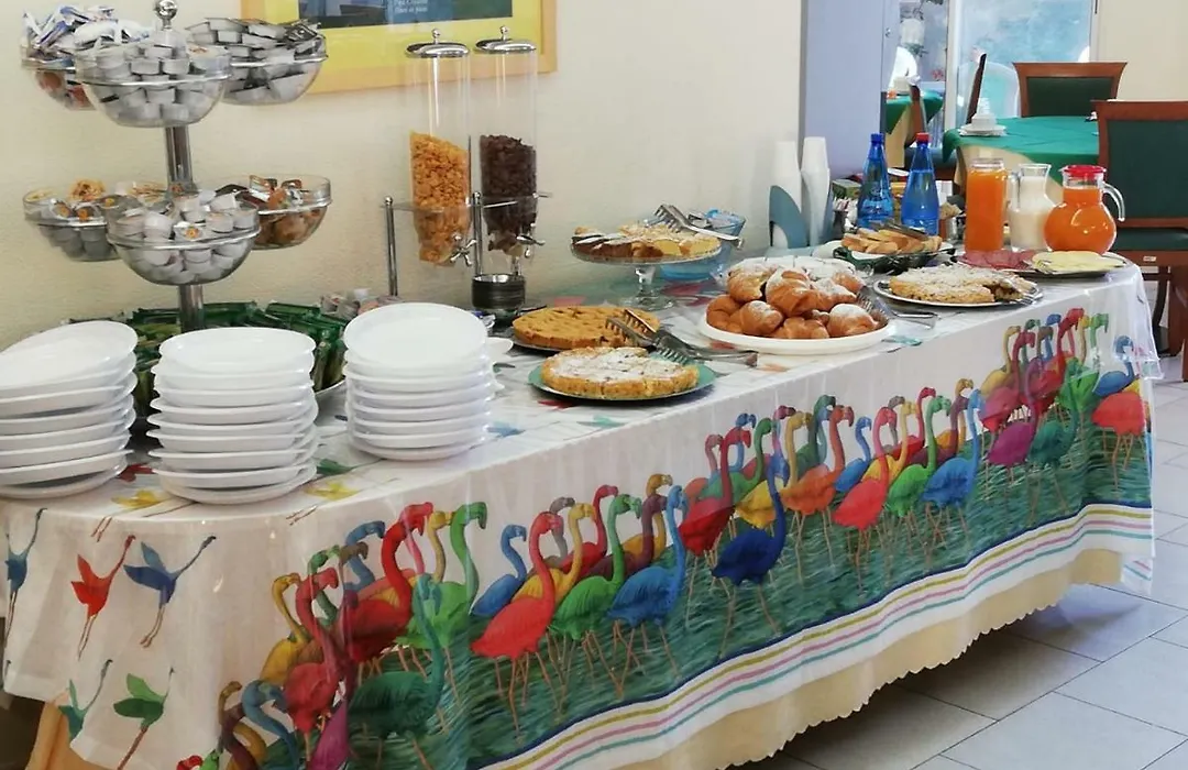 Hotel Lunik-1