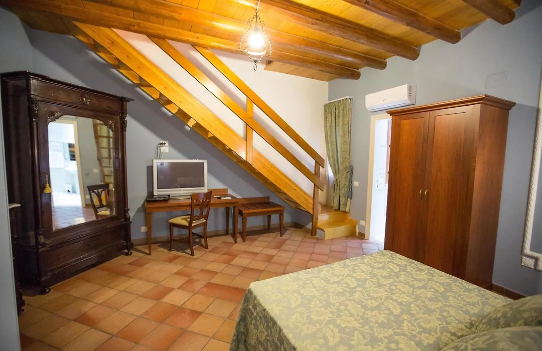 Palazzo Raho-1