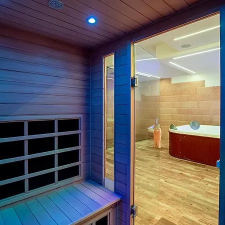 Sundeck Hotel-2