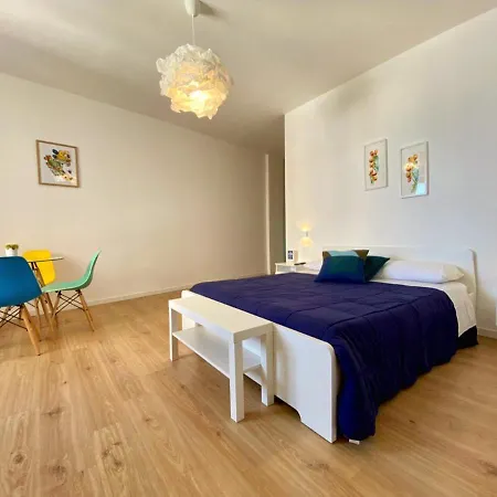 Mondello Beach Rooms - By The Sea-2