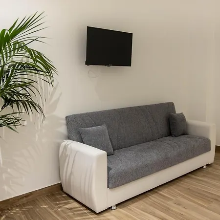 Beltrani Rent Rooms-2