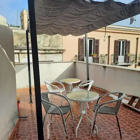 La terrazza sul vicolo-3