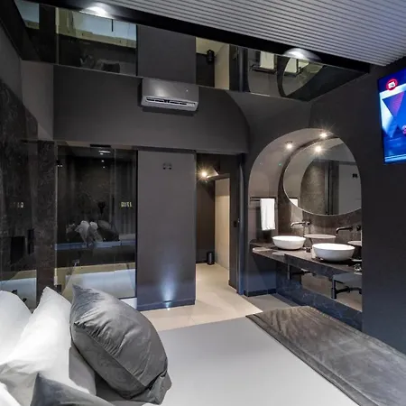 4 Suites " Unconventional Living Rooms "-3