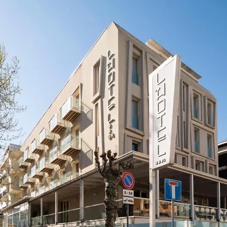 L'Hotel-2