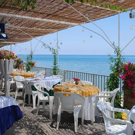 Museo Albergo D'Arte Contemporanea Atelier Sul Mare-2