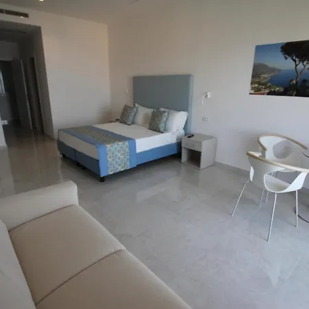 Hotel Lucia-2