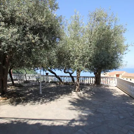 Hotel Lucia-3