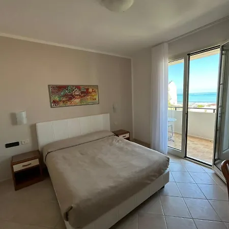 Bikini Hotel-2
