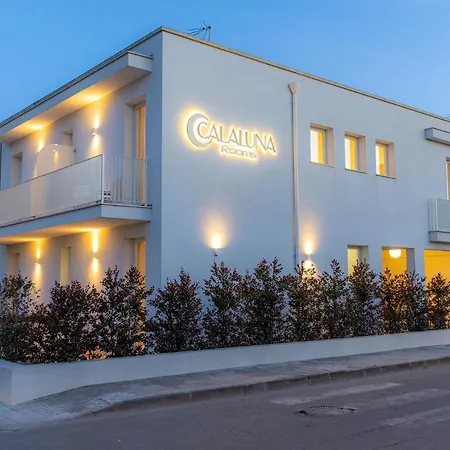 Calaluna Rooms-3