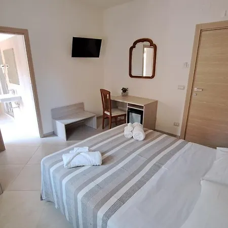 Hera Tropea Rooms-3