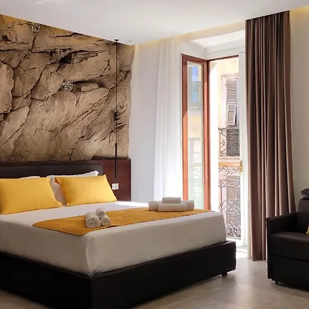 Palazzo Ferrucci Luxury Suites-3