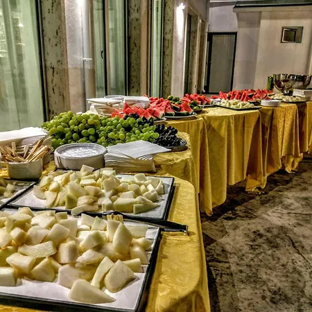 Max Luxury Suite - Servizio Spiaggia Inclusa-3