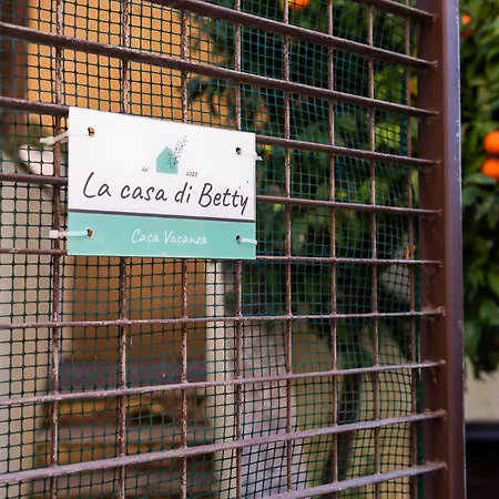 La Casa di Betty-2
