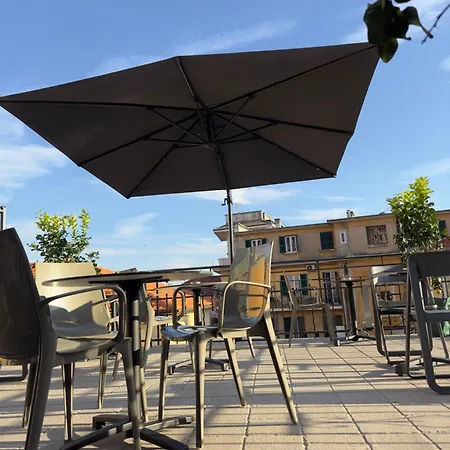 Prima Fila Due Pemium Guest House-3