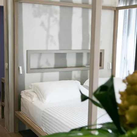 Hotel Hollywood-2