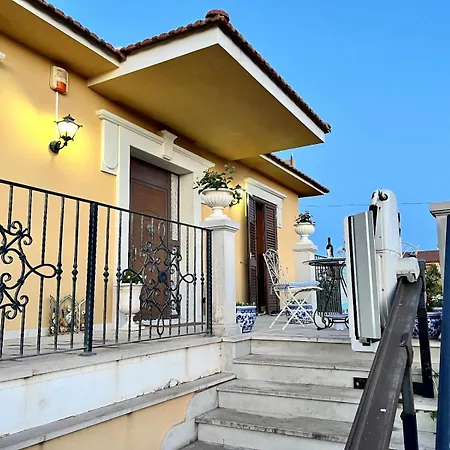 TRAVELLIVING - Sicilian Villa Carnemolla-3