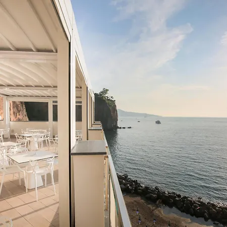 Hotel Giosue' a mare Sorrento-2