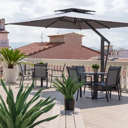 VI Suites-2