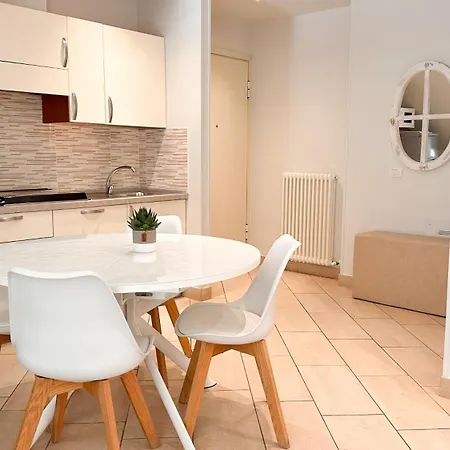 Residence Lungomare - Charming Apartments-3