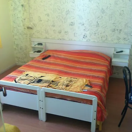 Hotel New Happy-2